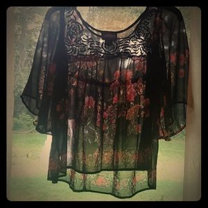 Beautiful festival top! OFFERS & TRADES WELCOME!